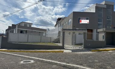 En Venta, Amplia Casa de 4 Habitaciones, Sangolqui