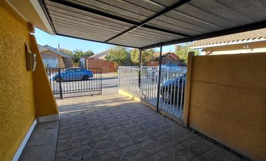 Venta de Casa 4 dormitorios 2 baños Bario Universitario a pasos Ulriksen