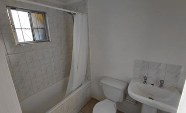 Venta de Casa 4 dormitorios 2 baños Bario Universitario a pasos Ulriksen