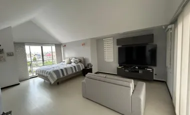 Casa semicampestre en venta | 3 pisos | Doble parqueadero | Excelente ubicación