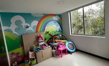 Casa semicampestre en venta | 3 pisos | Doble parqueadero | Excelente ubicación