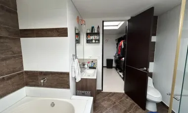 Casa semicampestre en venta | 3 pisos | Doble parqueadero | Excelente ubicación