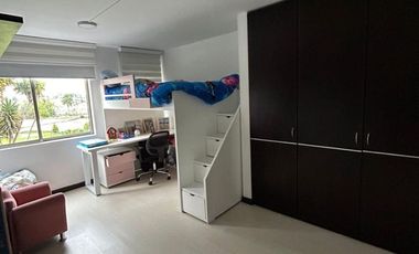 Casa semicampestre en venta | 3 pisos | Doble parqueadero | Excelente ubicación