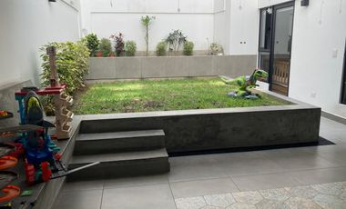 Se Vende Departamento Con Terraza De 3 Hab. 2 Estac.