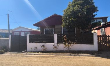PROPIEDAD EN PASAJE CERRADO – EL YECO – ALGARROBO