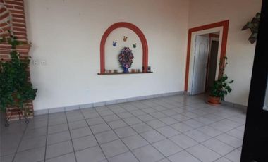 Casa con 714 m² de Superficie de Terreno y 6 Habitaciones en Venta en Barrio San Juan