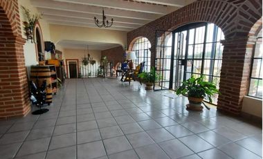 Casa con 714 m² de Superficie de Terreno y 6 Habitaciones en Venta en Barrio San Juan