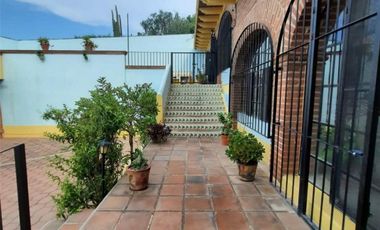 Casa con 714 m² de Superficie de Terreno y 6 Habitaciones en Venta en Barrio San Juan