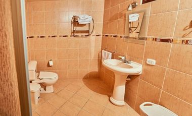 VENDO HERMOSA CASA DE CAMPO ESTILO MEDITERRÁNEO, TOTALMENTE AMOBLADA, EN LA MEJOR ZONA DE CIENEGUILLA.
