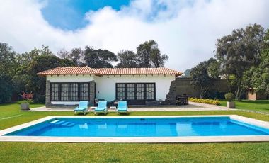 VENDO HERMOSA CASA DE CAMPO ESTILO MEDITERRÁNEO, TOTALMENTE AMOBLADA, EN LA MEJOR ZONA DE CIENEGUILLA.