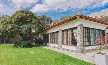 VENDO HERMOSA CASA DE CAMPO ESTILO MEDITERRÁNEO, TOTALMENTE AMOBLADA, EN LA MEJOR ZONA DE CIENEGUILLA.