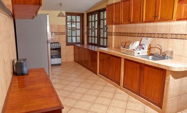 VENDO HERMOSA CASA DE CAMPO ESTILO MEDITERRÁNEO, TOTALMENTE AMOBLADA, EN LA MEJOR ZONA DE CIENEGUILLA.