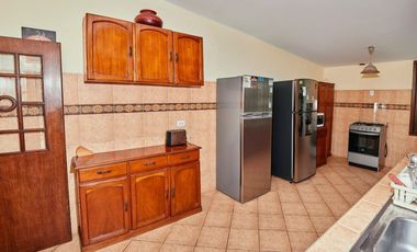 VENDO HERMOSA CASA DE CAMPO ESTILO MEDITERRÁNEO, TOTALMENTE AMOBLADA, EN LA MEJOR ZONA DE CIENEGUILLA.