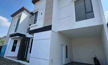 Rumah Baru Cisaranten Mewah Siap Huni