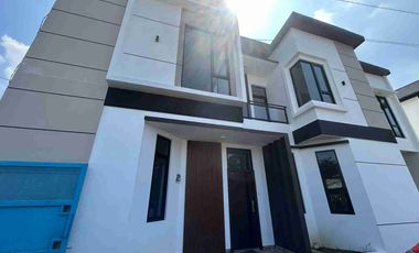 Rumah Baru Cisaranten Mewah Siap Huni