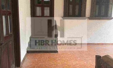 Hermosa casa de una planta en Renta en La calle Juan Urbina, col. Prolongacion la moderna