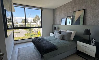 Casa en renta en Aurea a 8 min del aeropuerto, fraccionamiento con extensas y hermosas áreas verdes y servicios