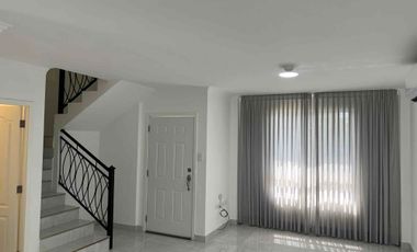 Casa Laguna, casa de 3 habitaciones con clóset en alquiler