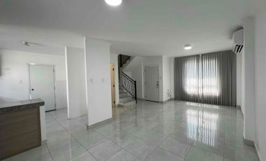 Casa Laguna, casa de 3 habitaciones con clóset en alquiler