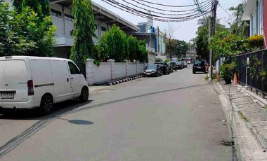 Disewakan Ruko Strategis Bangunan 3 Lantai di Galaxy Bekasi Selatan