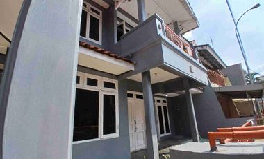 Disewa rumah Bisa 2 carport Pondok kelapa Jakarta timur