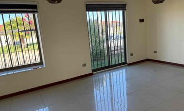 Arriendo Casa - Parque Las Palmas 
Moderna propiedad - Linares