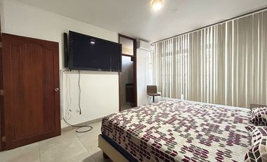 Suite Amoblada en Alquiler en Los Ceibos, 1 Habitación, 1 Baño, Garaje, Norte de Guayaquil.