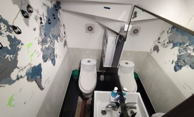 SE VENDE HERMOSA CASA DE TRES PISOS EN LOMAS SAN SEBASTIAN