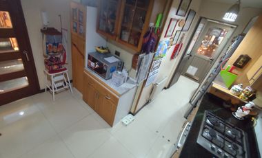 SE VENDE HERMOSA CASA DE TRES PISOS EN LOMAS SAN SEBASTIAN