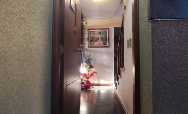 SE VENDE HERMOSA CASA DE TRES PISOS EN LOMAS SAN SEBASTIAN
