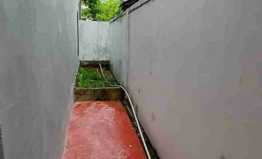 dijual/disewa rumah bernuansa modern non furnished dekat swalayan dan rumah sakit di jl.sungai raya dalam