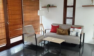 Rumah Nyaman Design by TAN TIK LAM di Batununggal