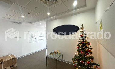 Oficina con Flujo 200 m² - Implementada - Miraflores