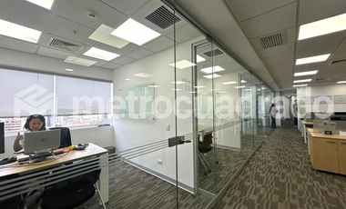 Oficina con Flujo 200 m² - Implementada - Miraflores