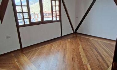 Venta de Casa de 4 dormitorios, Sector Mitad del Mundo, Quito, Ecuador