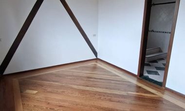 Venta de Casa de 4 dormitorios, Sector Mitad del Mundo, Quito, Ecuador