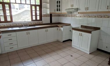 Venta de Casa de 4 dormitorios, Sector Mitad del Mundo, Quito, Ecuador