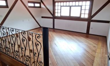 Venta de Casa de 4 dormitorios, Sector Mitad del Mundo, Quito, Ecuador