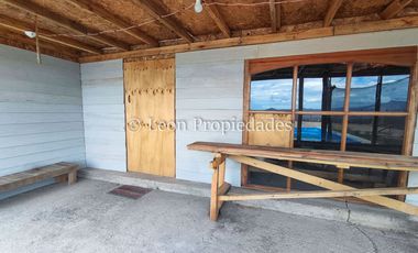 Leon Propiedades vende parcela con casa y piscina ubicada condominio, en Curacaví.