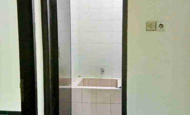Disewakan rumah siap huni 1 lt 2kt +1 si Sutorejo Prima sby
