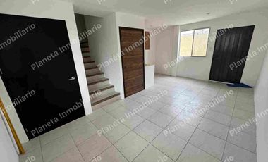 En alquiler casa de 2 dormitorios en Urb.Bella Vita 2 en vía la costa.