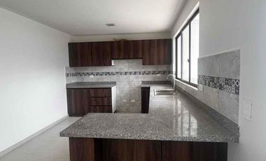 casa en venta a estrenar súper amplia sector Río amarillo sayausi San Sebastián