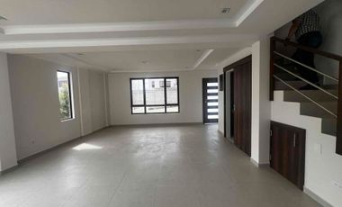 casa en venta a estrenar súper amplia sector Río amarillo sayausi San Sebastián