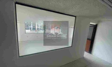 EDIFICIO CORPORATIVO EN RENTA 
Centro financiero de Quito 
Oficinas con espacios Amplios y luminosos.