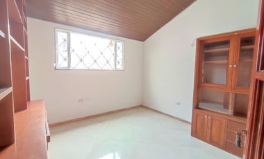 ARRIENDO APARTAMENTO SEGUNDO PISO EN CIUDAD MONTES PUENTE ARANDA