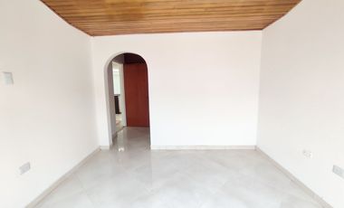 ARRIENDO APARTAMENTO SEGUNDO PISO EN CIUDAD MONTES PUENTE ARANDA
