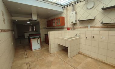 ARRIENDO APARTAMENTO SEGUNDO PISO EN CIUDAD MONTES PUENTE ARANDA