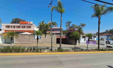 SE VENDE hermosa y amplia casa en avenida 1