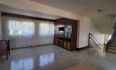 SE VENDE hermosa y amplia casa en avenida 1