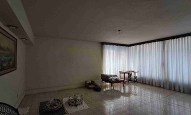 SE VENDE hermosa y amplia casa en avenida 1